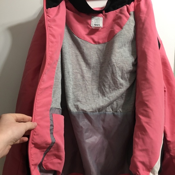 Windbreaker - Picture 2 of 4